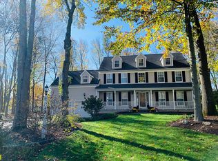 10 Lilac Cir, Derby, CT 06418