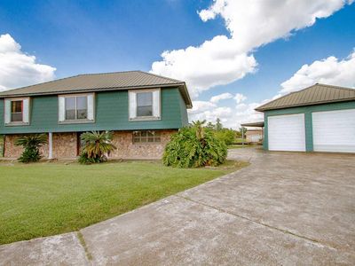 855 Flicker St, Bridge City, TX, 77611