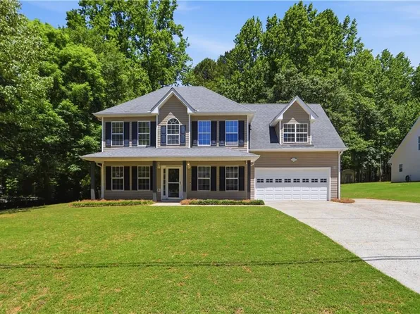 7318 Coral Lake Dr, Flowery Branch, GA 30542