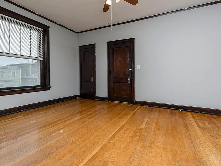 Cavalier Apartments — Photo 37