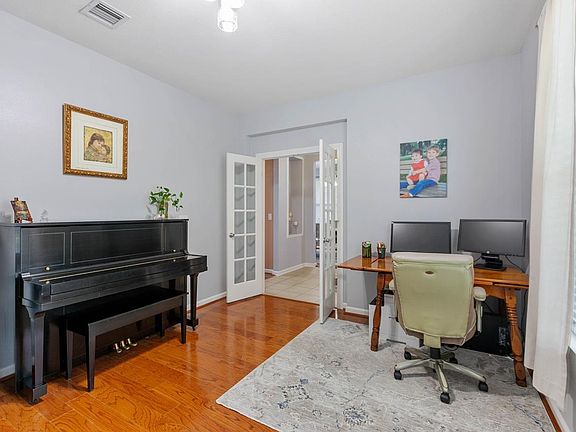 5th image of 2477 Lantana Ln