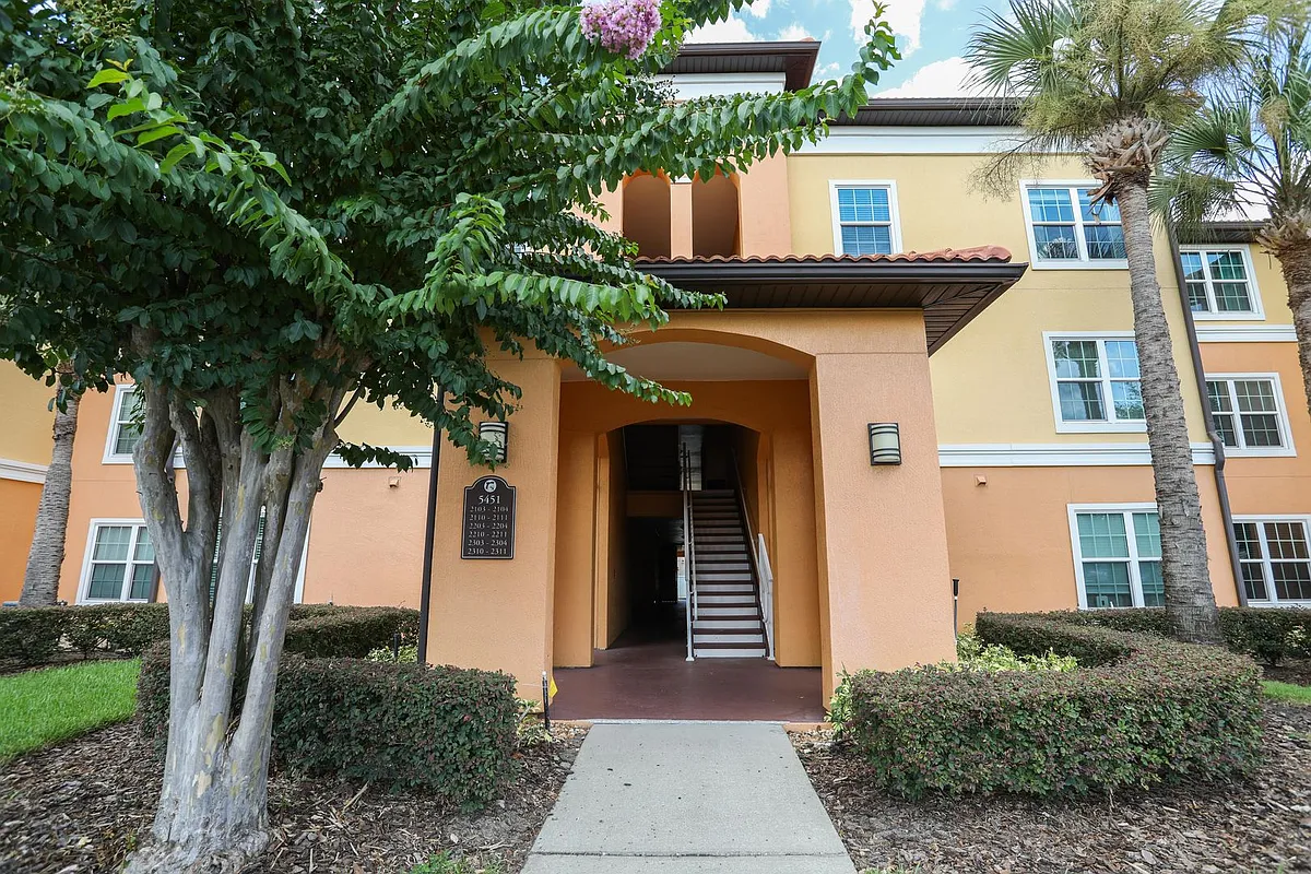 Building Photo - 5451 Vineland Rd #2111