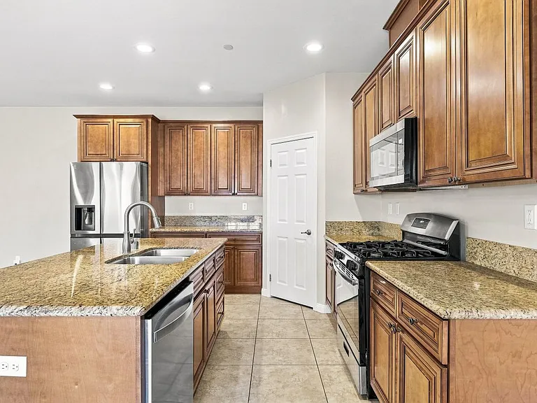 805 Mulberry St — Photo 12