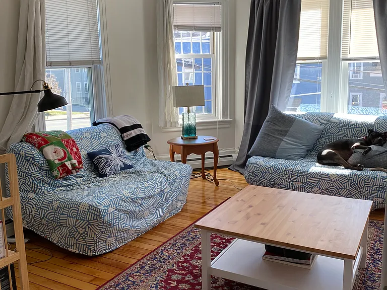 Older pic of living room from previous tenant