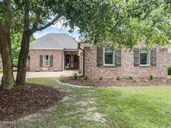 7046 Rolling Green Dr, Pass Christian, MS 39571