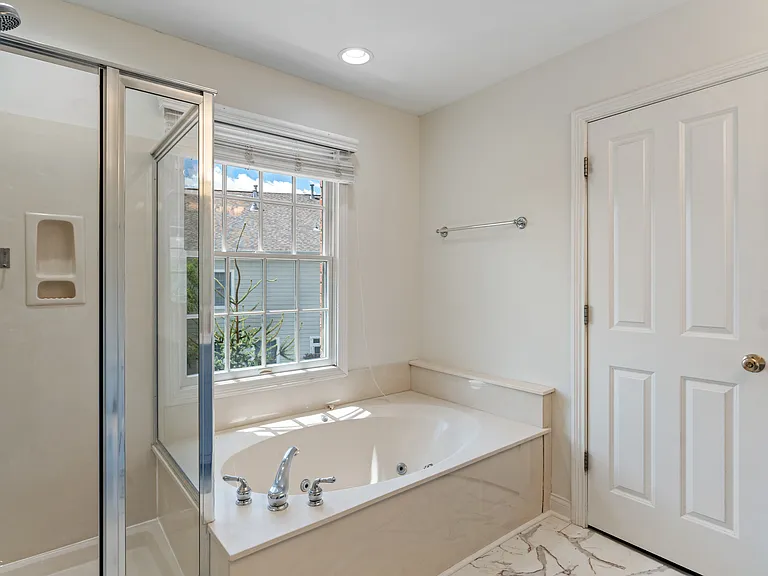 12735 Edgemont Way — Photo 34