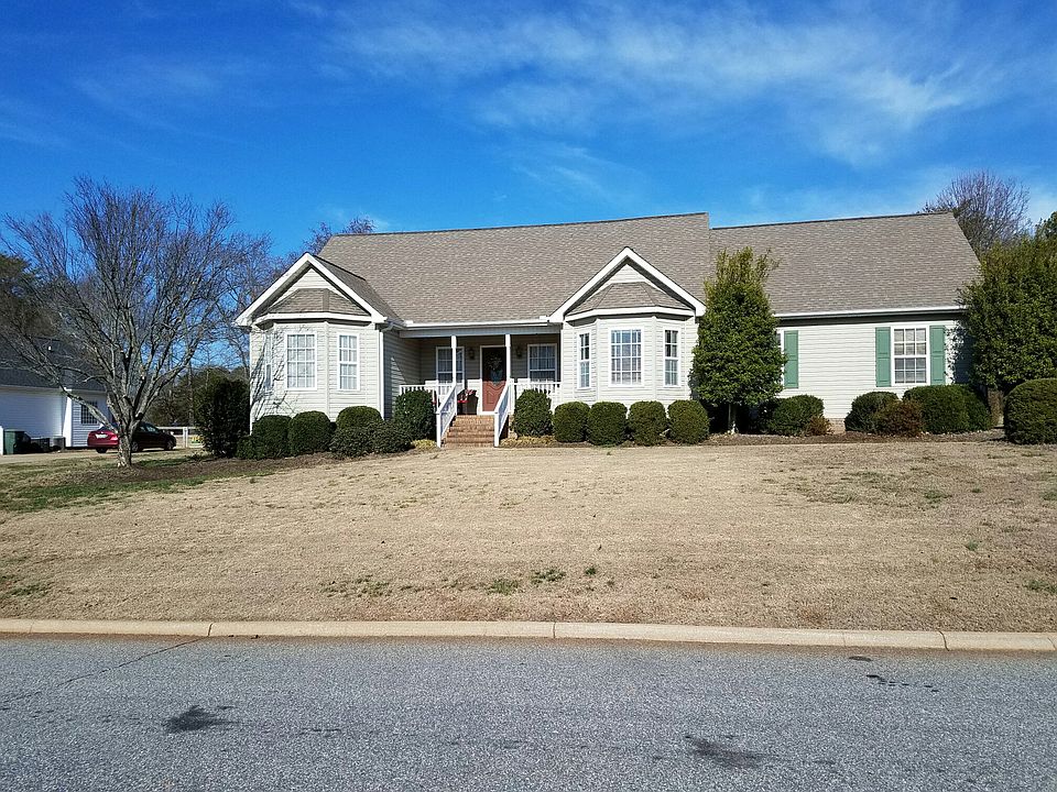 1st image of 104 Brook Laurel Ln