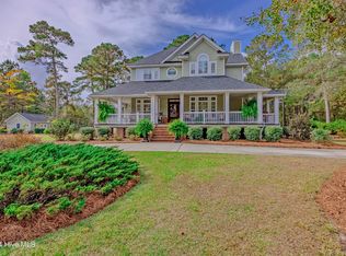 240 Country Club Dr, Wallace, NC 28466