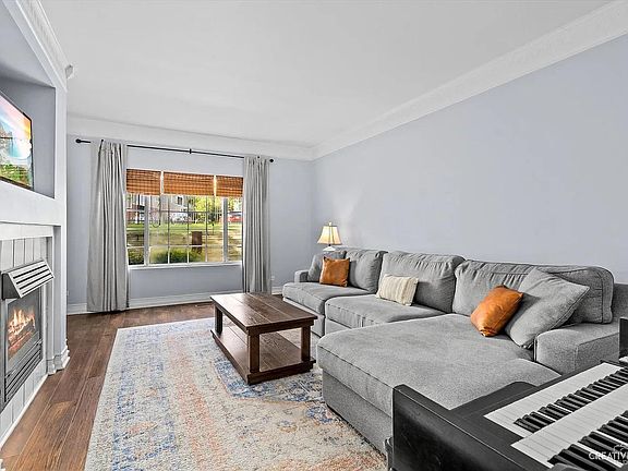 5th image of 224 Heather Glen Dr Unit 224