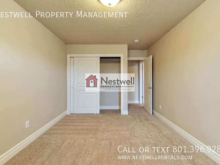 1360 E Foxmont Ln — Photo 18