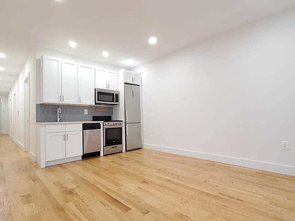 2nd image of 510 Manhattan Ave #A