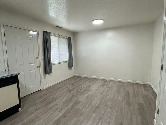 4th image of 203 N Geneva Rd APT 10