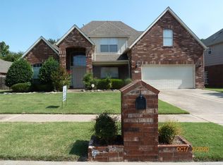 705 N Willow Ave N, Broken Arrow, OK 74012