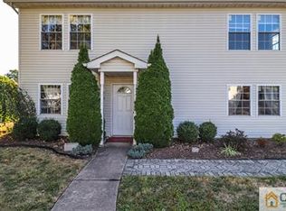 2 Altamont Rd, Edison, NJ 08817