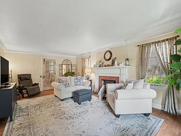 4th image of 14921 Stahelin Ave