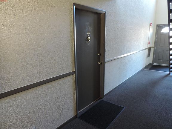 3rd image of 4602 Euclid Ave APT 1B