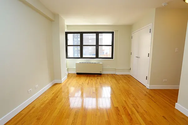Rented by Stonehenge NYC LLC | media 6