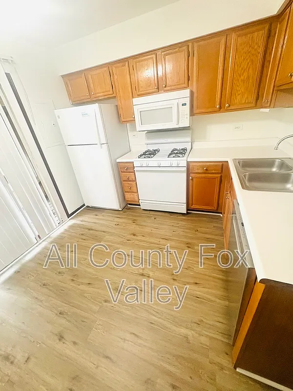 2 bed, 2.0 bath, $1,800 — Photo 4