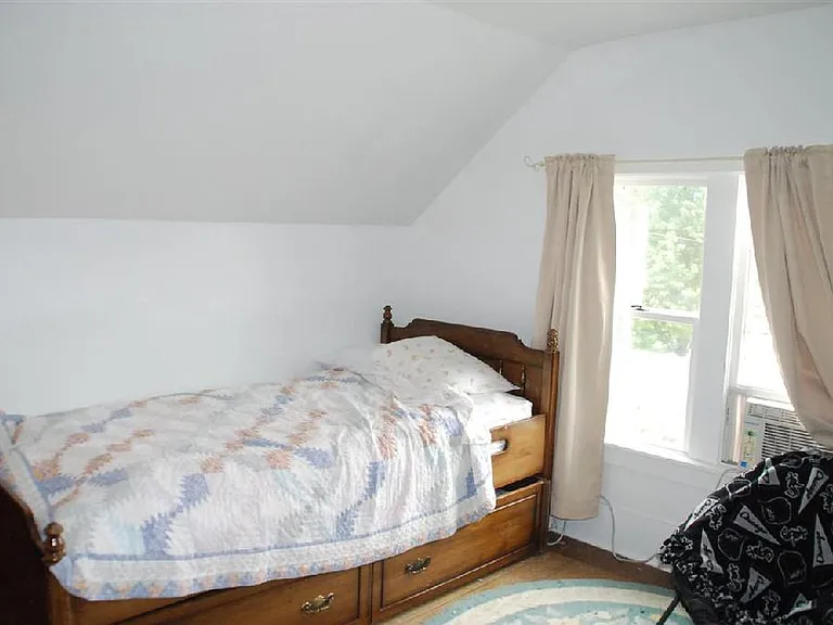 512 King St — Photo 12
