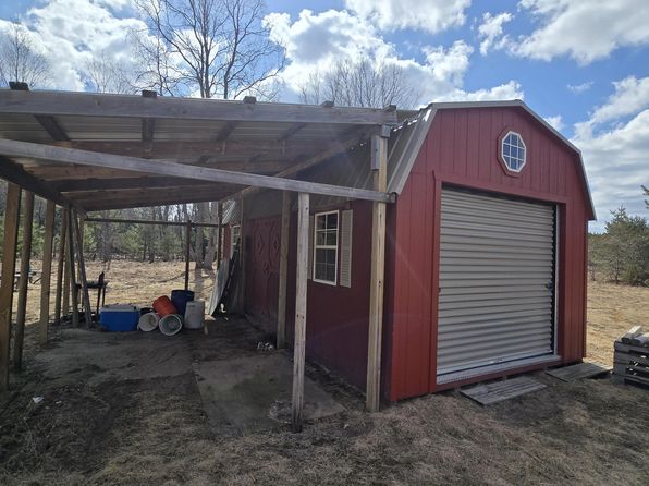 9700 N 1st Rd, Copemish, MI 49625