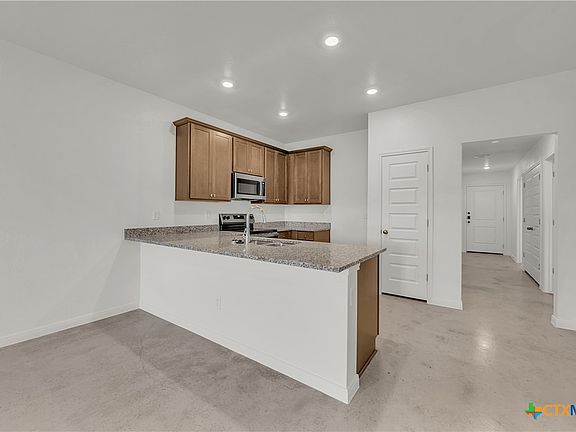 4th image of 906 Wax Myrtle Ct