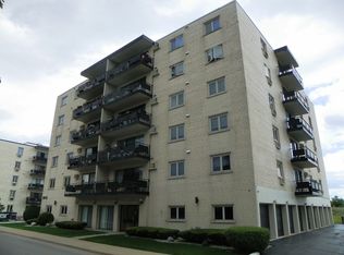 8015 Oconnor Dr APT 2A, River Grove, IL 60171