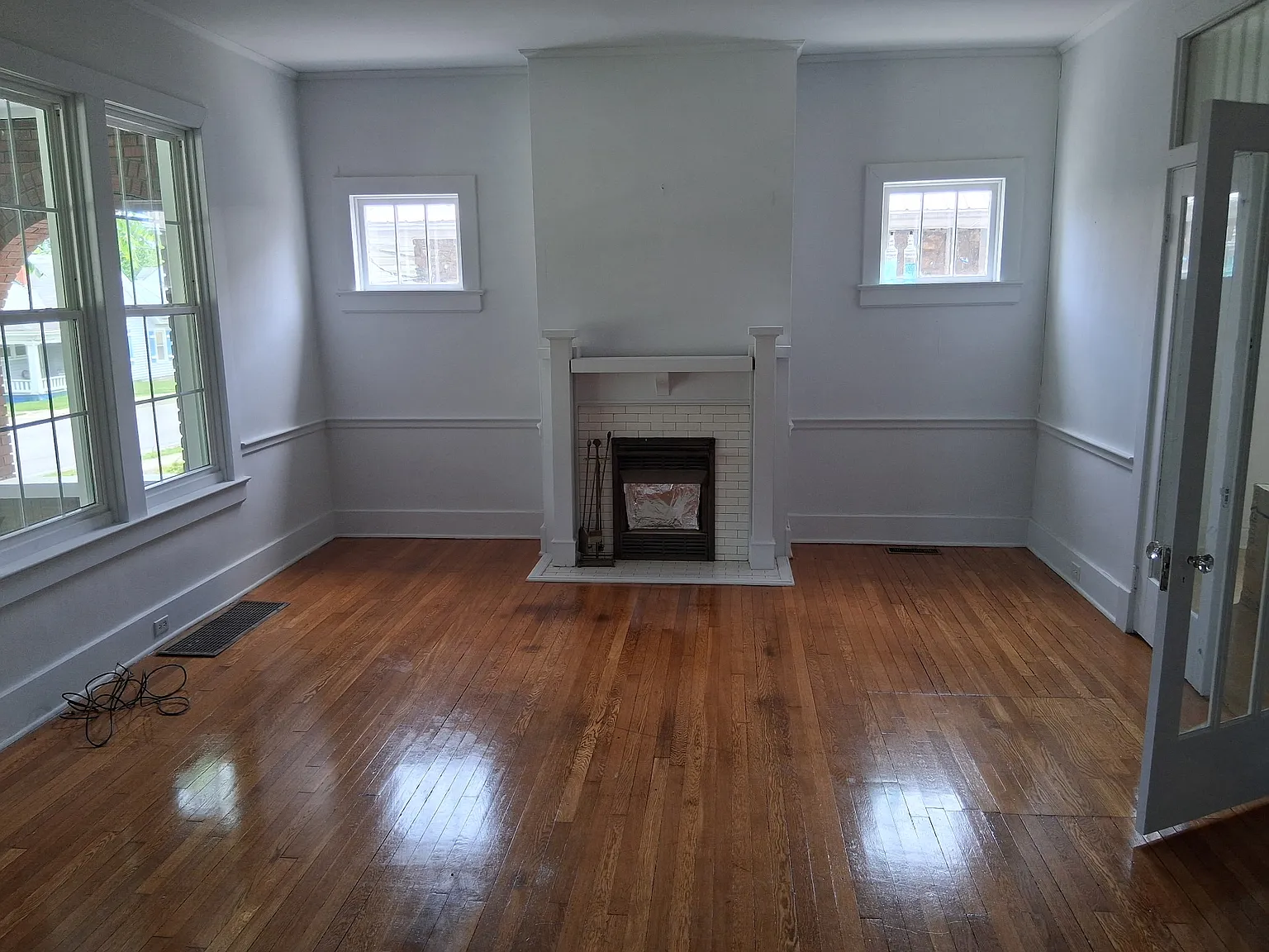 5 bed, 2328 sqft, $2,600 — Photo 2