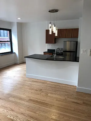 Rented by Mossanen Group | media 31