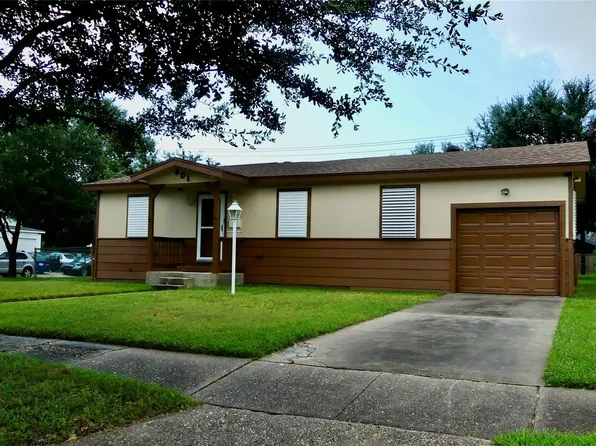 801 19th Ave N, Texas City, TX 77590