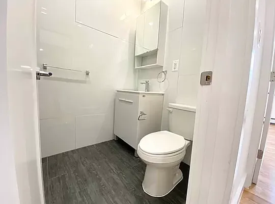 Rented by EastMount Realty LLC | media 27