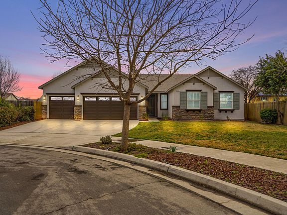 2nd image of 892 Himalaya Lane