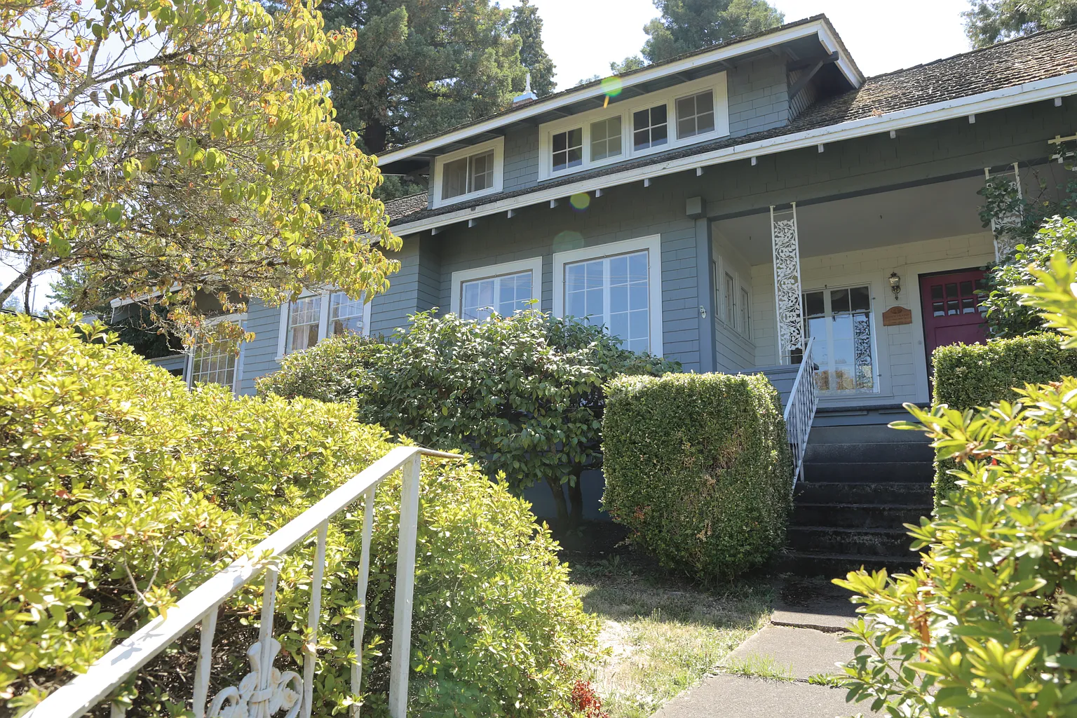 2615 Columbia St photo 1