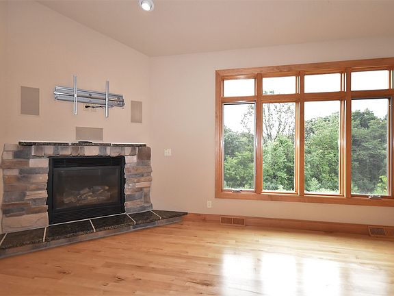 5th image of 1915 Coldwater Creek Dr