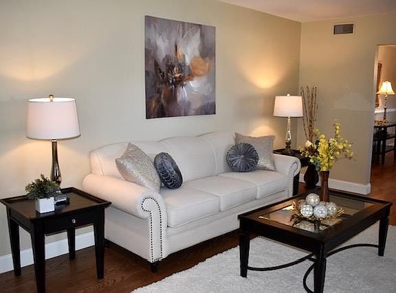 5th image of 739 Country Manor Ln