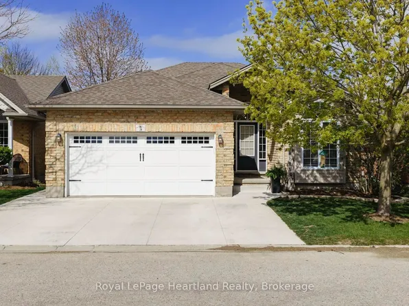 59 Eagle Dr #3, Stratford, ON N5A 7Z1