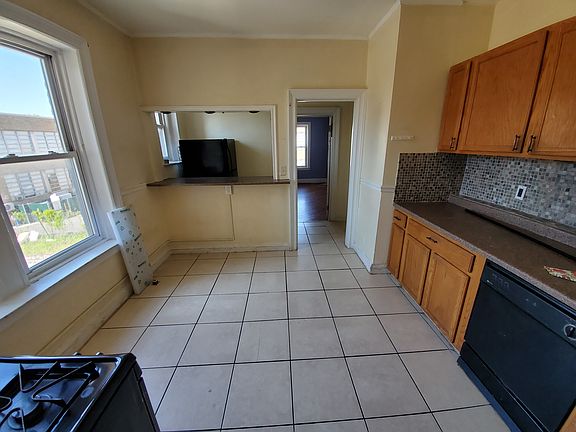 2nd image of 50 Anderson St #24E