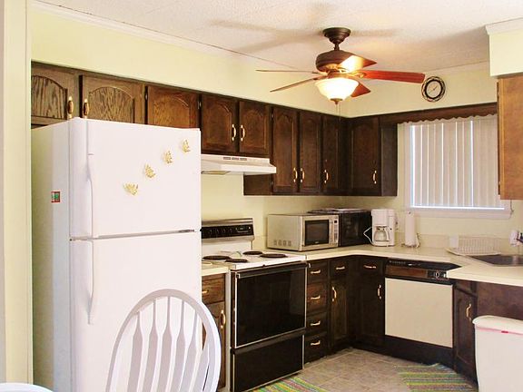 2nd image of 51 Hiering Ave APT B6