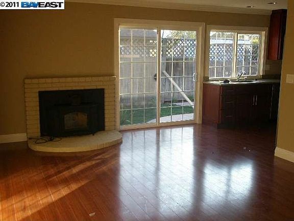 4th image of 5509 Shorehaven Cir