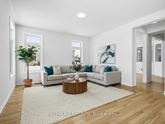 4th image of 983 Barton Way