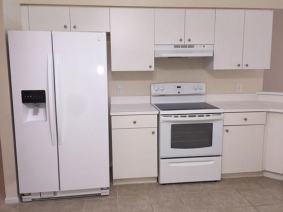 3rd image of 2670 Forest Run Dr