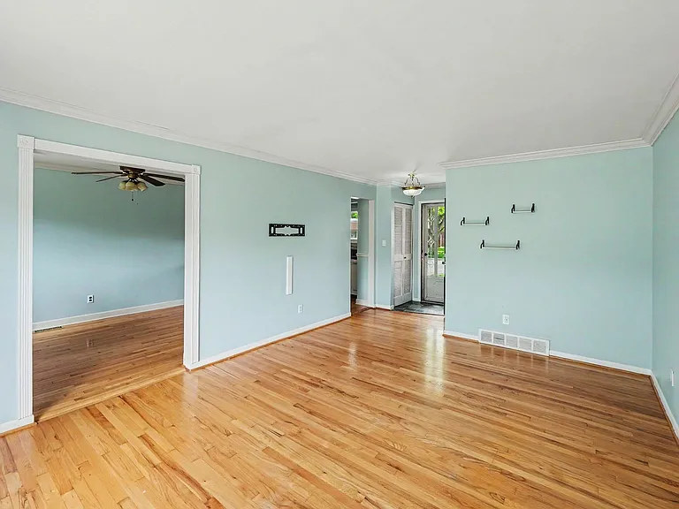 29668 Edward Pl — Photo 4