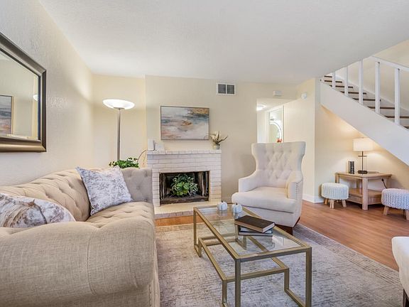 5th image of 656 Foster Ct APT 2