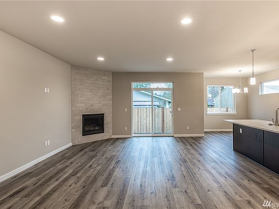 Photos are for illustration purposes only.  May depict Seller enhancements and may not be available with all floor plans.  