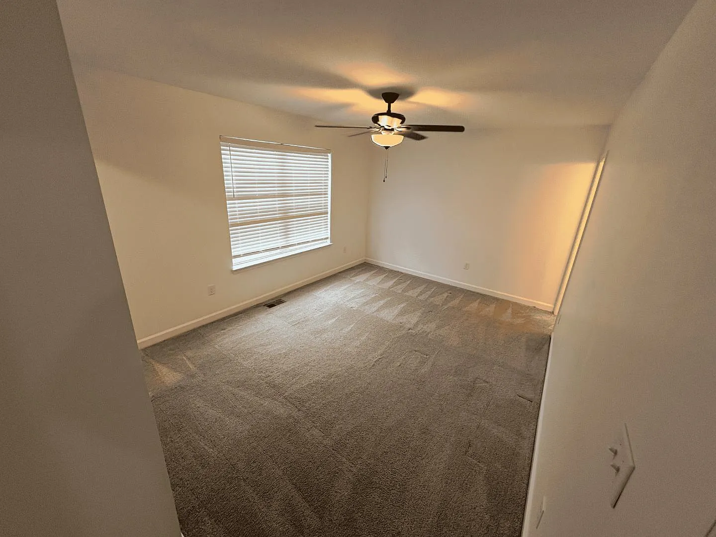 2812 Church St - Primary Rm — Photo 1