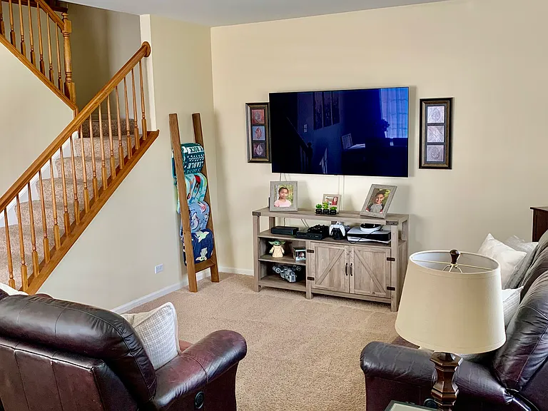 332 W Winchester Dr — Photo 4