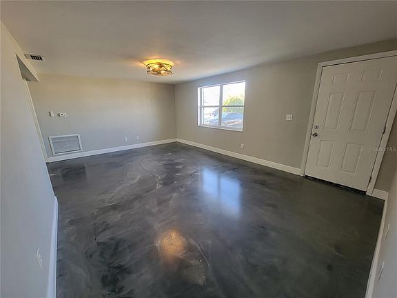 5th image of 4214 Ridgefield Ave