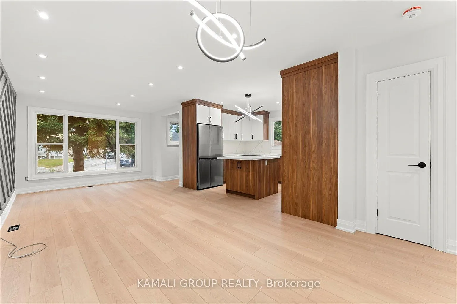 3 bed, $2,600 — Photo 2