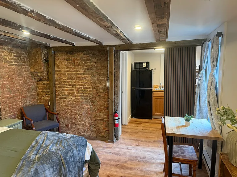 629 N Queen St — Photo 5