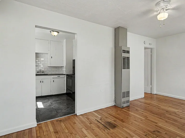 520 19th St NE — Photo 7