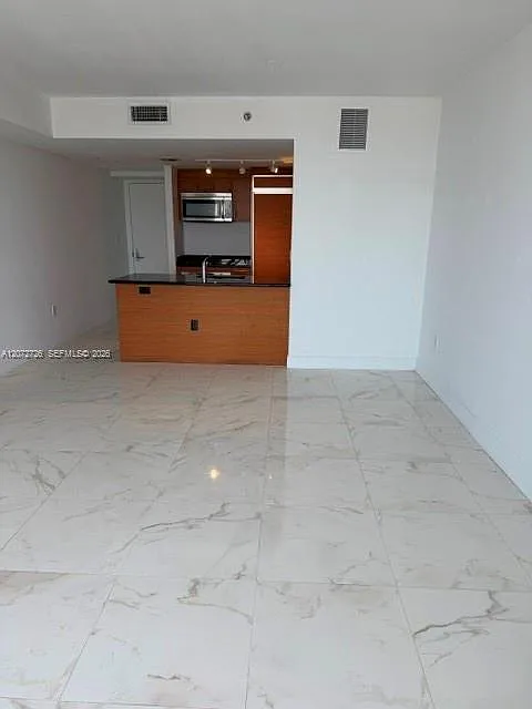 50 Biscayne Blvd #3907